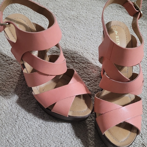 Elegant Salmon Wedges - Picture 2 of 3